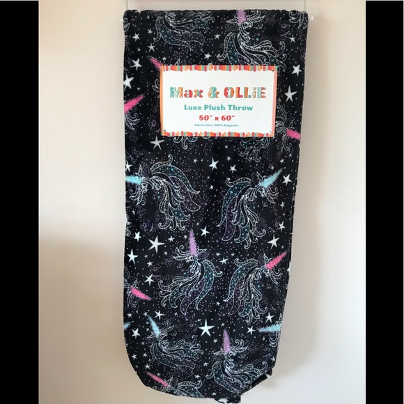 PLUSH UNICORN THROW BLANKET!! 50”x60”